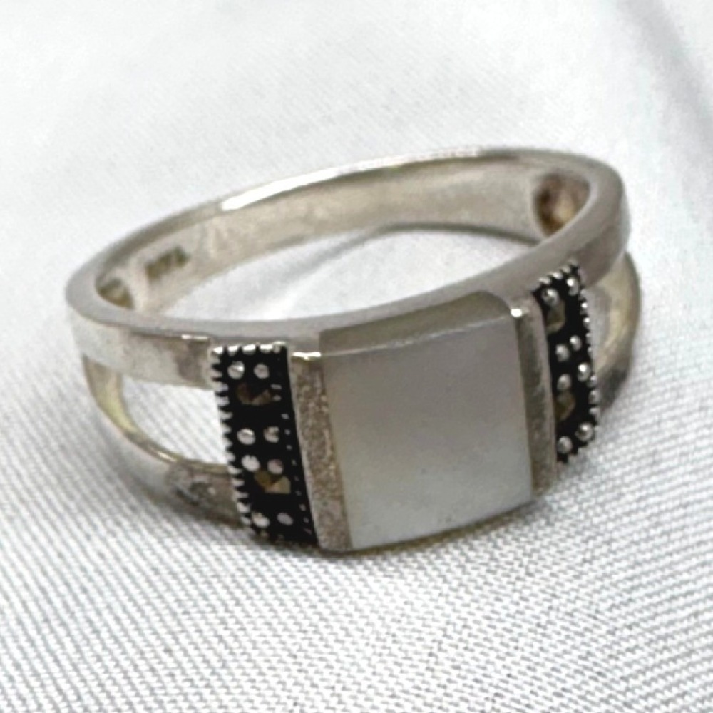 Unbranded Ring Womens Size 7.5 Silver Good Mother of Pearl Marcasite Thai 925